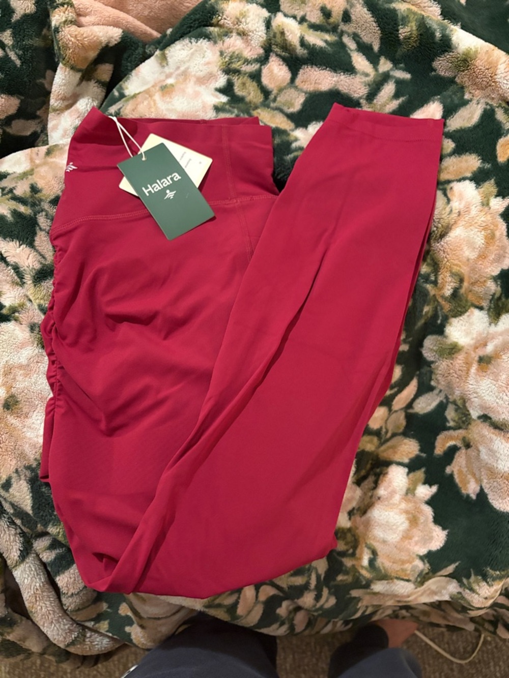 HALARA Sculpting Leggings in Berry (SOLD)
